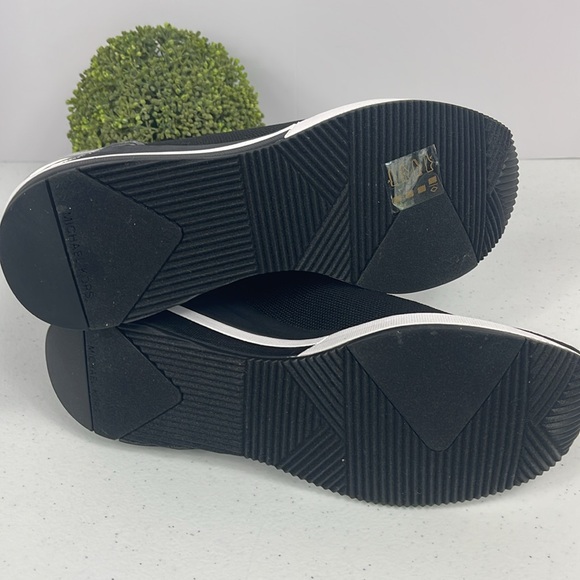 Michael Kors Skyler Bootie Stretch Knit Sz 9 NIB - Picture 9 of 12